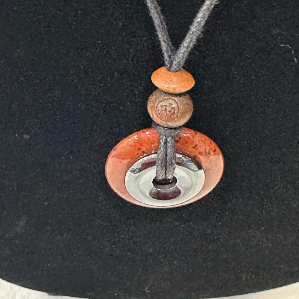 Chic Black and Brown Pendant Necklace - Picture 3 of 3